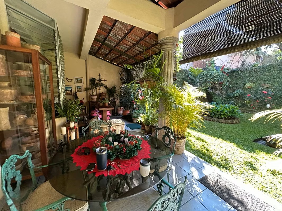 Exclusiva Casa de Dos Niveles en Residencial Utila