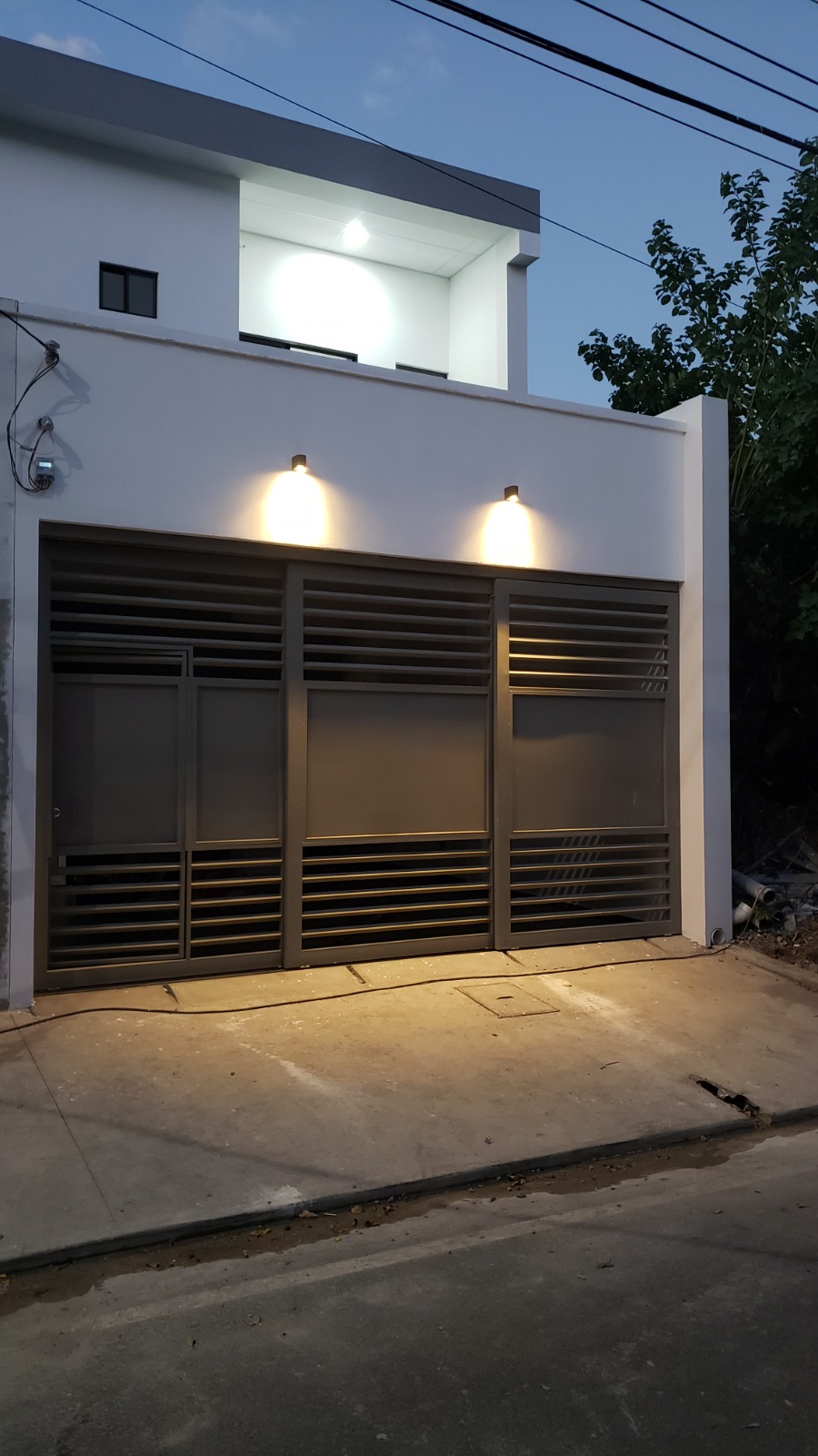 ¡VENTA O ALQUILER! 2 Casas Nuevas en Residencial Arizona (Zona Privada), Santa Ana.